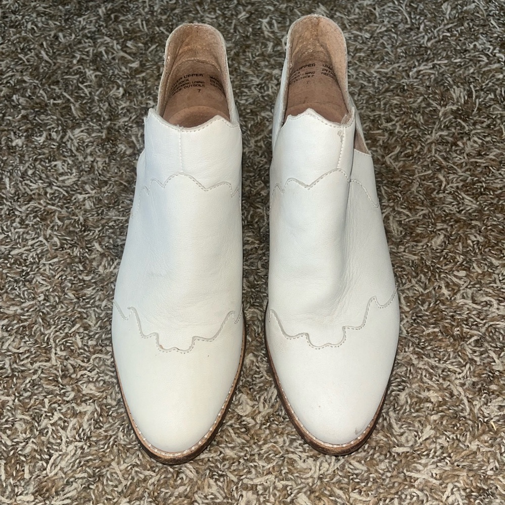 Seychelles White Leather Western Booties